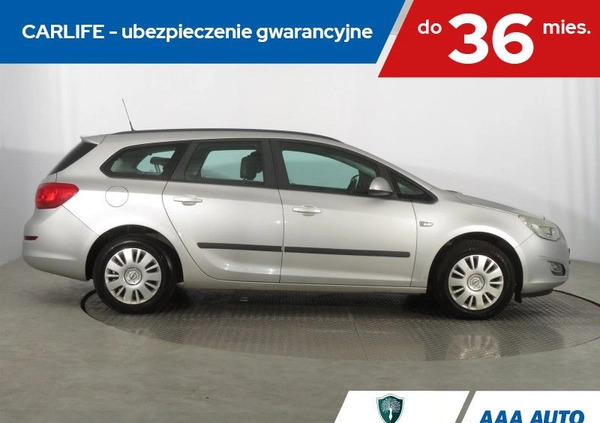 Opel Astra cena 26000 przebieg: 175943, rok produkcji 2011 z Poznań małe 172